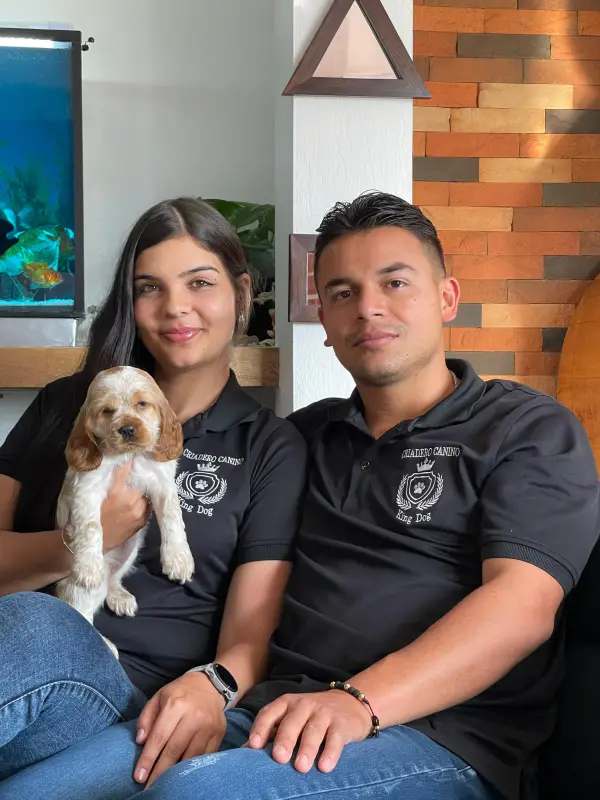 Equipo y cachorros de Criadero King Dog
